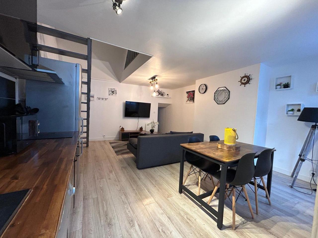 Apartament La Casa Tres - Cosy In The Very Centre Port Cherbourg-en-Cotentin Zewnętrze zdjęcie